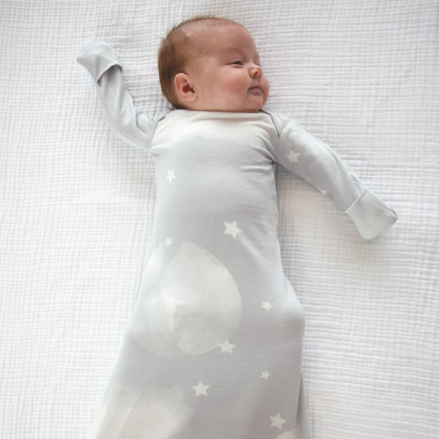 How Long Can a Baby Wear a Newborn Gown? gunamuna