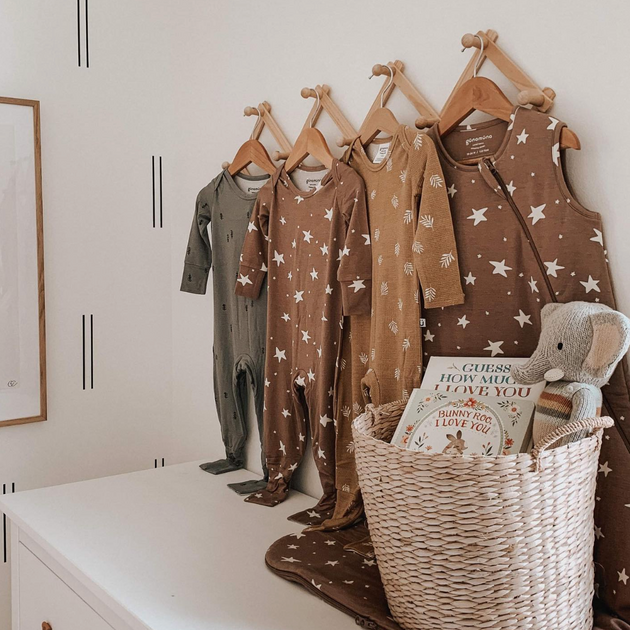 How Many Pairs of Pajamas Does a Baby Need? gunamuna