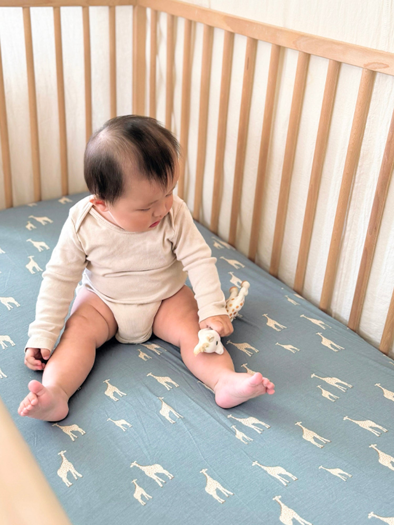 Crib Sheet - Giraffe Moss