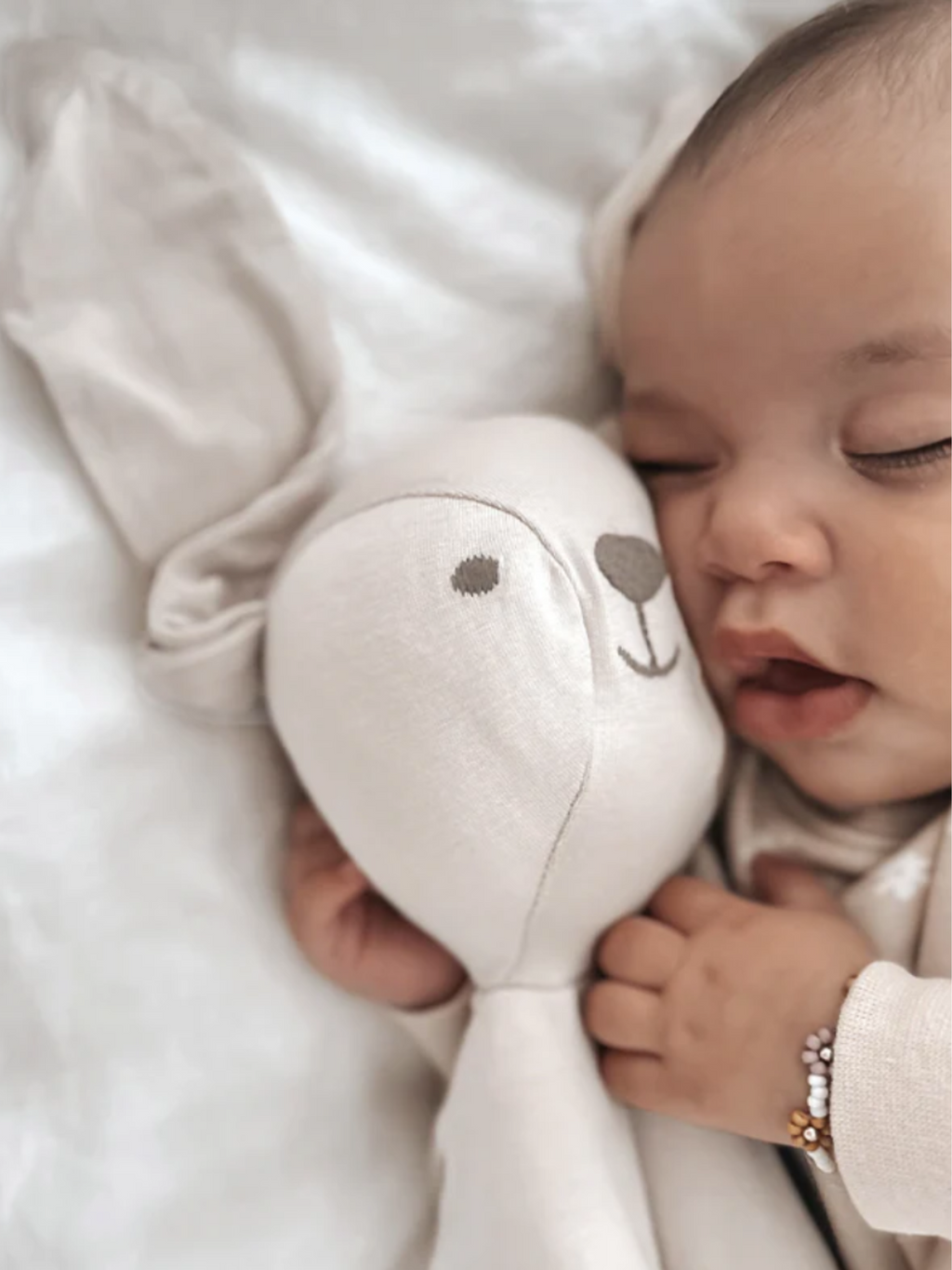 Lucy: Off-White Bamboo Viscose Bunny Lovey | günamüna