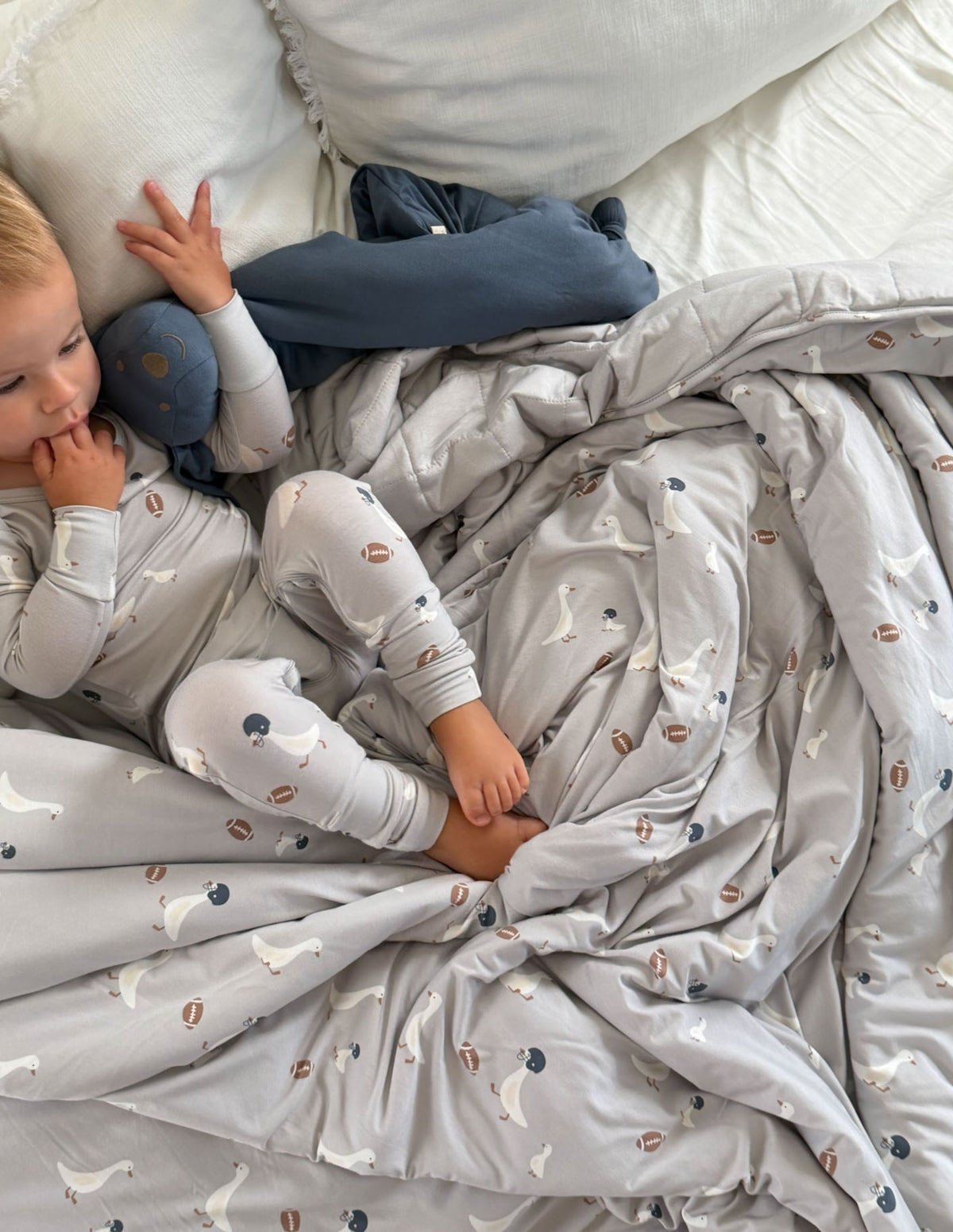 Cloud Blanket - Football Goose / 1.0 TOG