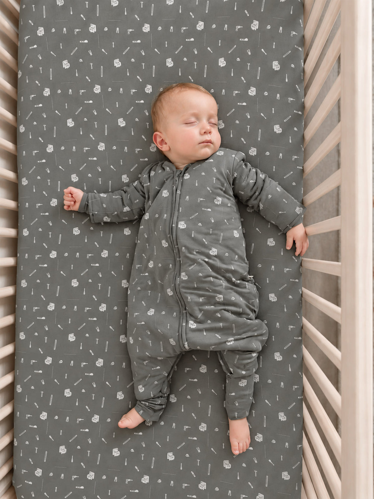 Long Sleeve Footie Sleep Sack - Tools / 2.5 TOG