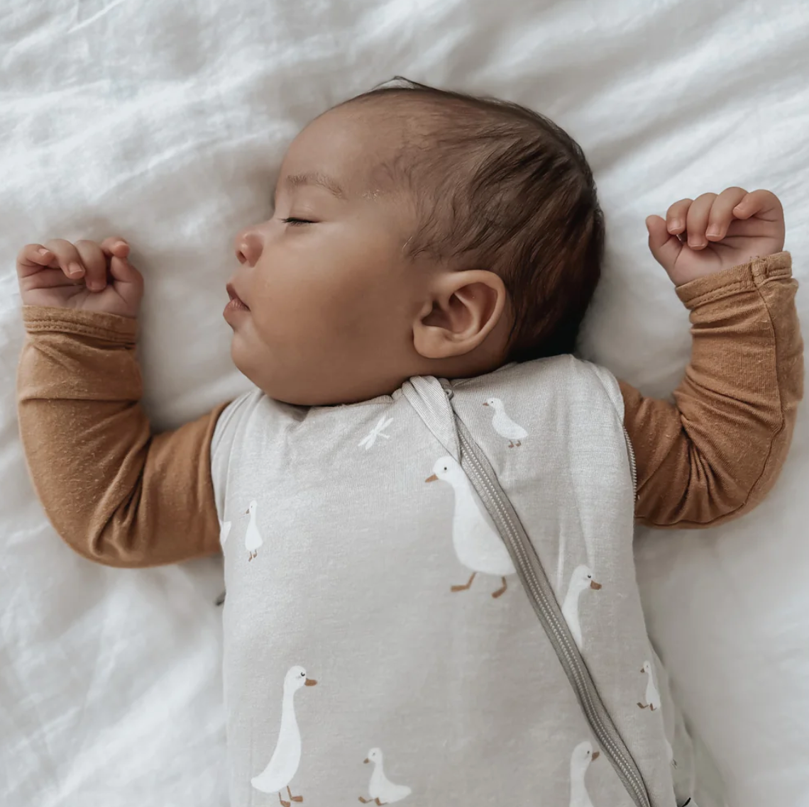 What Are the Benefits of a Swaddle Wrap?