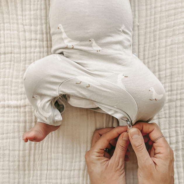 How Often Should You Change Baby's Diaper Overnight? gunamuna