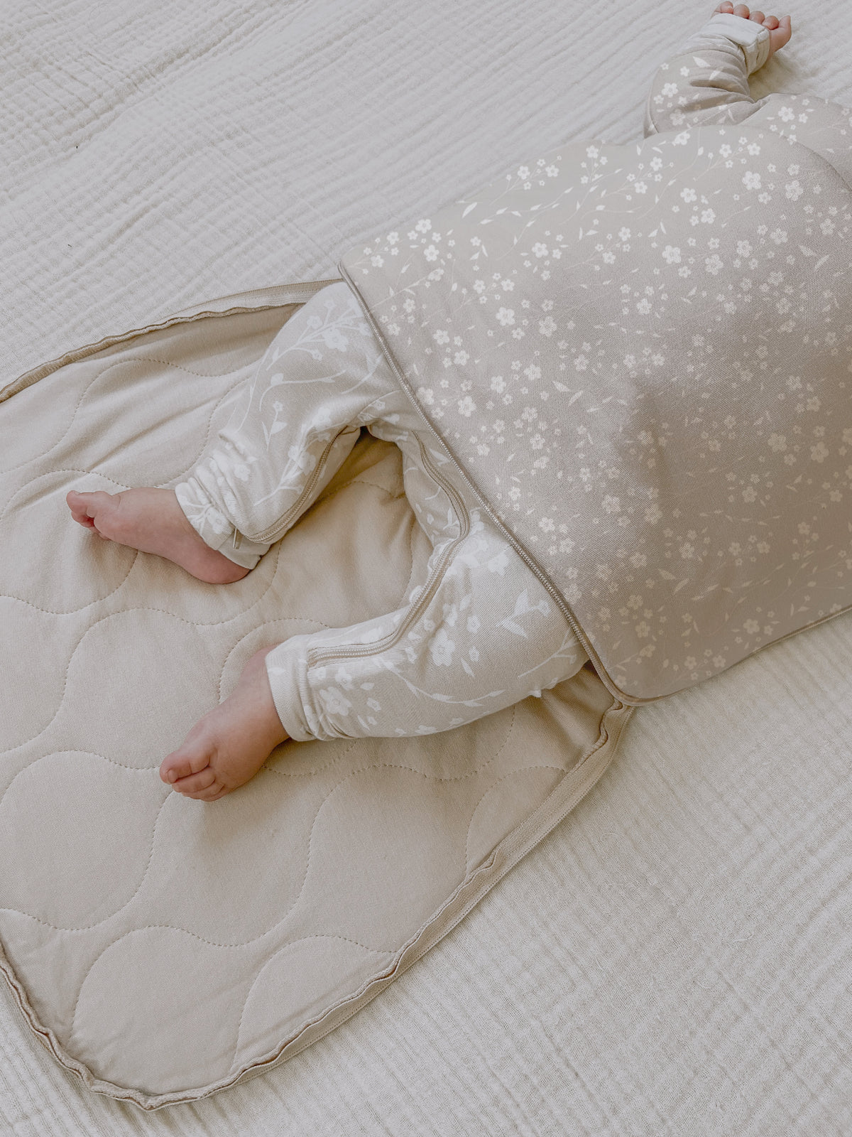 Long Sleeve Transitional Swaddle Sack - Magnolia / 0.5 TOG