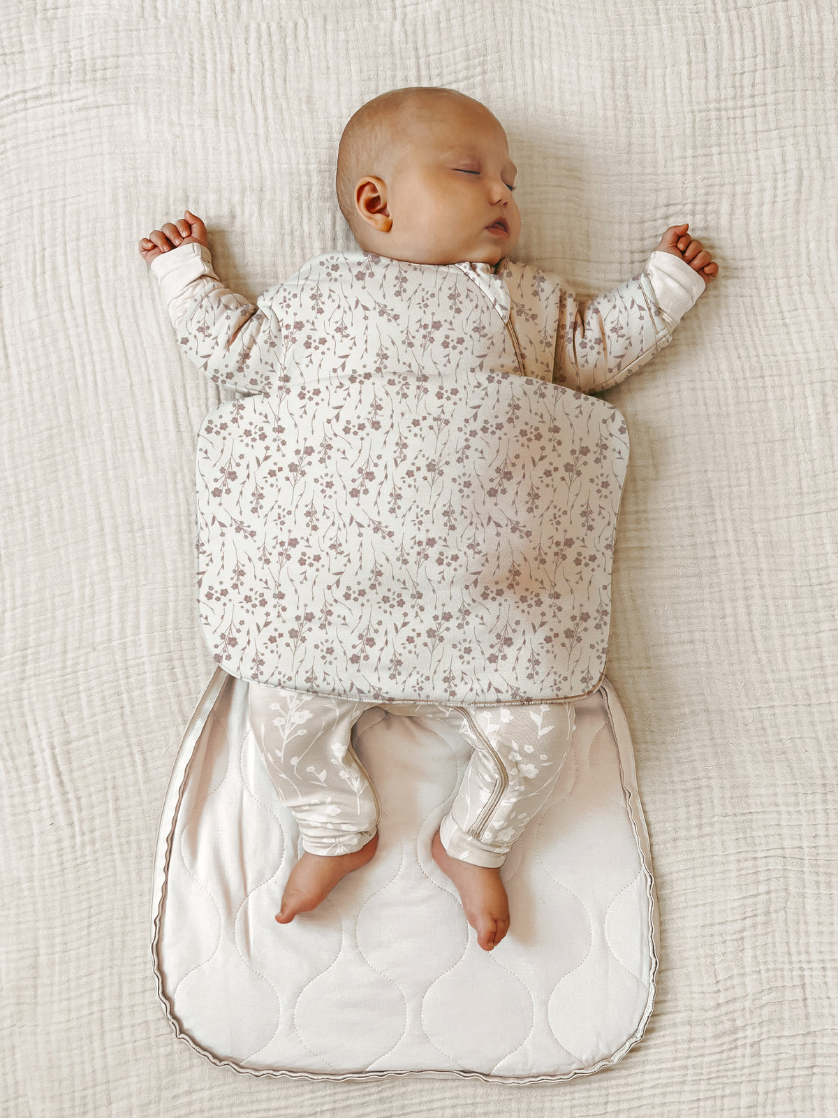 Long Sleeve Transitional Swaddle Sack - Posies / 0.5 TOG