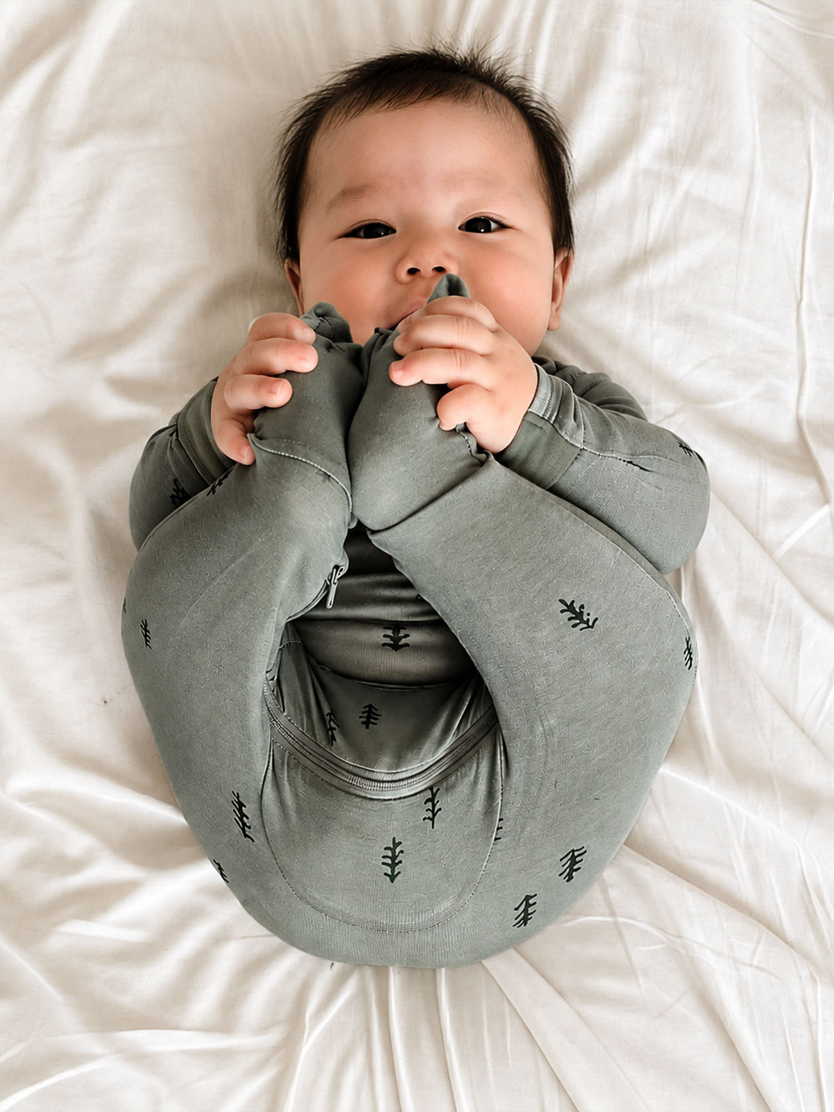 Convertible pajama in dark gray-green with tree print, long sleeves and matching pants